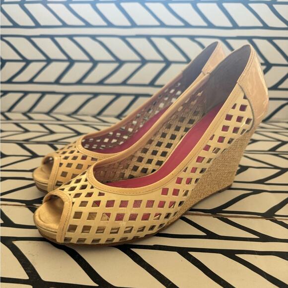 Lilly Pulitzer Resort Chic Ivory basket weave patent leather platform wedge - Picture 3 of 10